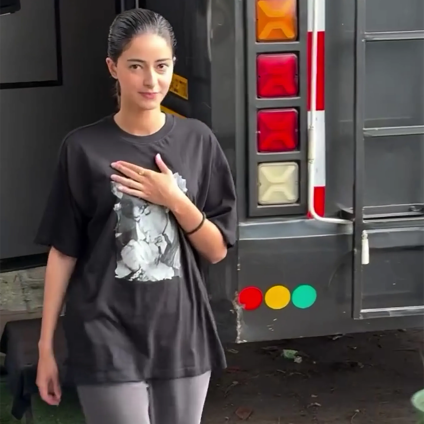 Shah Rukh Khan (SRK) - Smoking Causes Cancer Oversized T-shirt